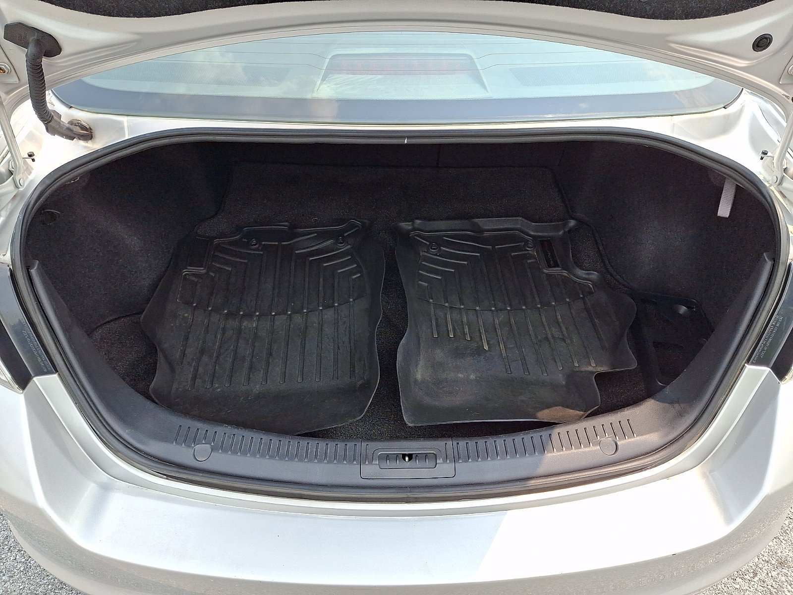 Used 2010 Brilliant Silver Metallic Mazda i Touring Plus image 29