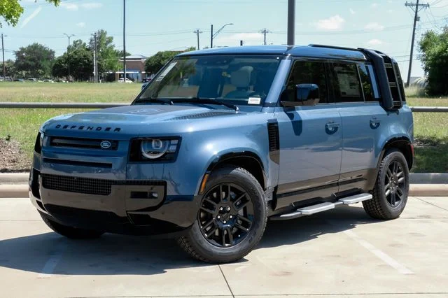 New 2026 Tasman Blue Land Rover X-Dynamic SE image 2