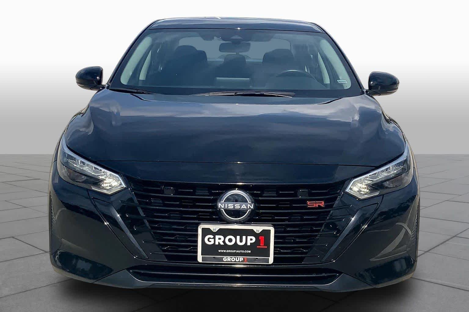 Used 2025 Super Black Nissan SR image 4