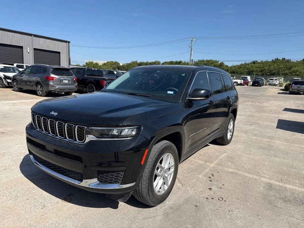 Used 2023 Black Jeep Laredo image 1