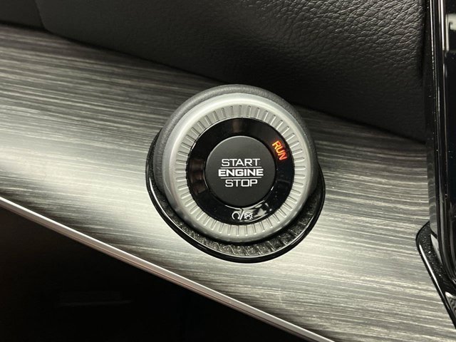 Used 2023 Diamond Black Crystal Pearlcoat Jeep Series III image 24