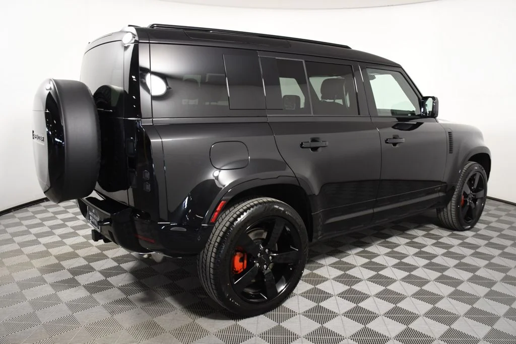 New 2026 Santorini Blk Land Rover X image 7