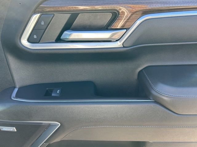Used 2025 White Chevrolet RST image 50