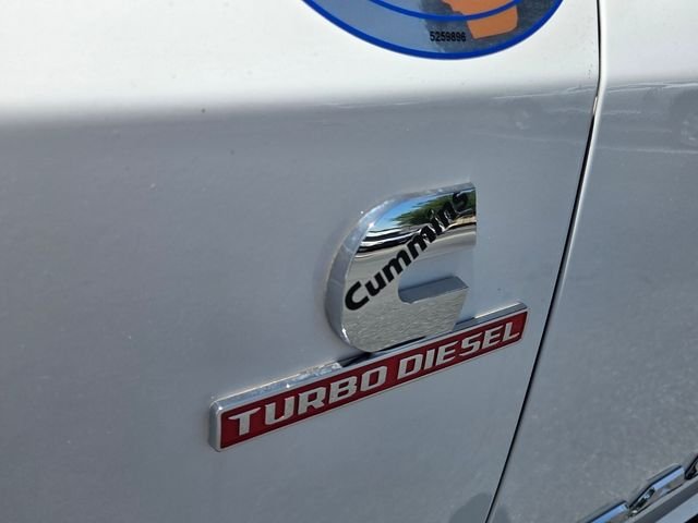 New 2026 Bright White Clear-Coat Exterior Paint RAM Tradesman image 17