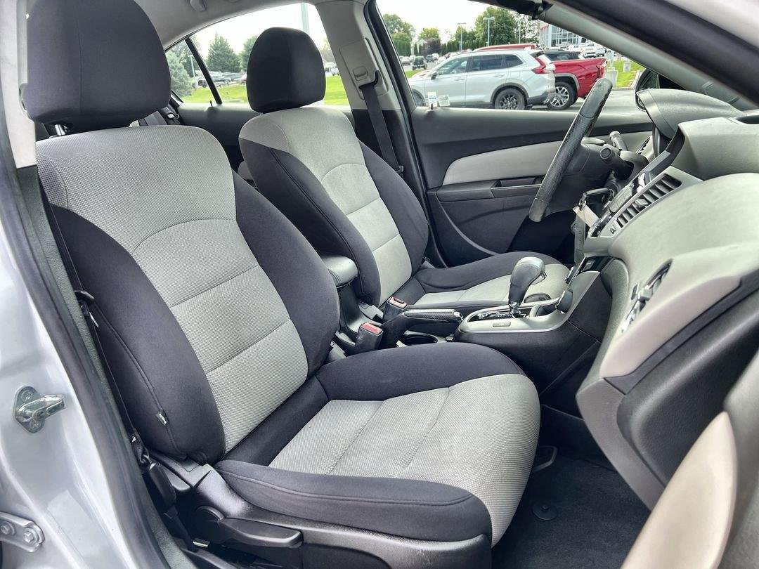 Used 2013 Summit White Chevrolet LS image 20