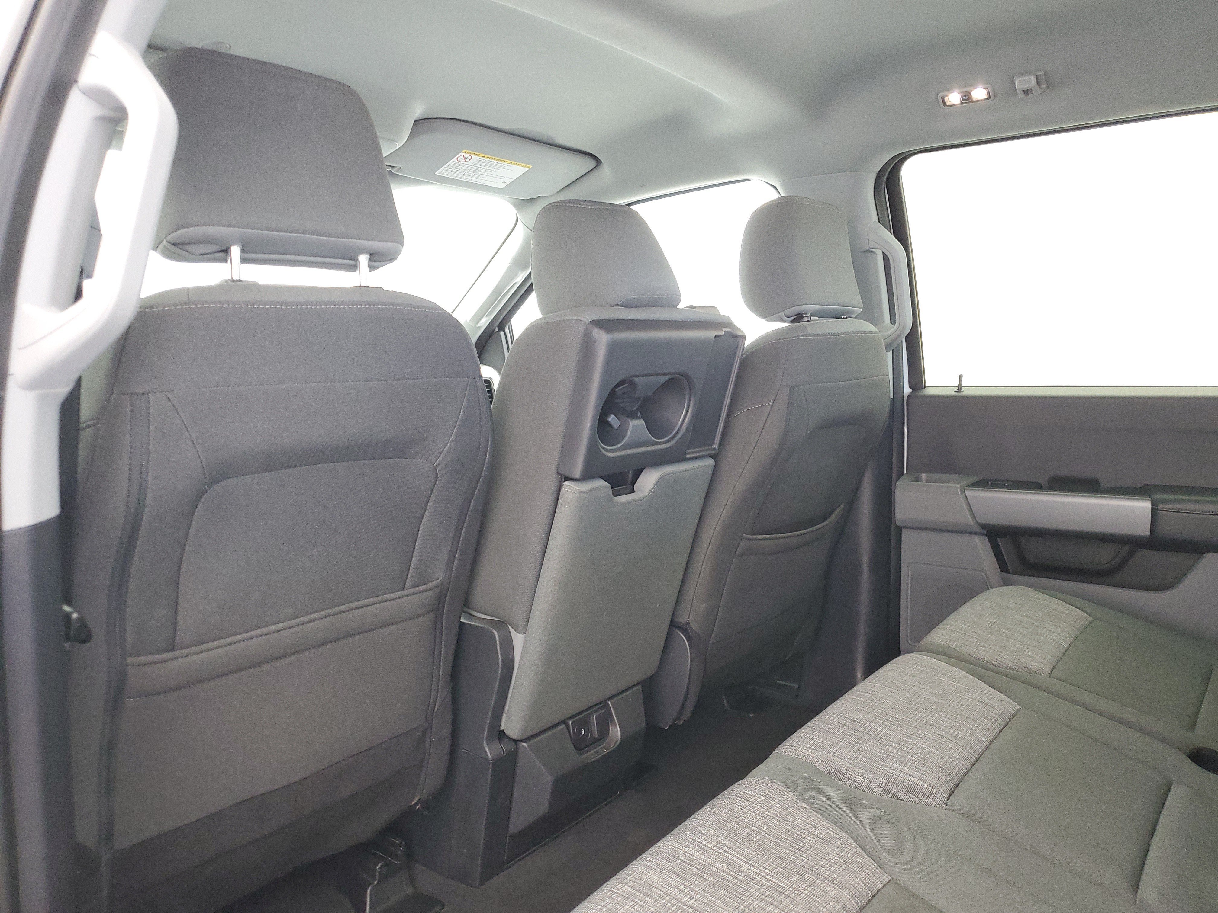 Used 2025 Oxford White Ford XLT image 12