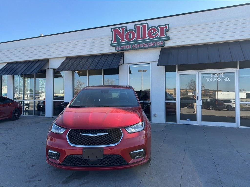 2025 Chrysler Pacifica Select