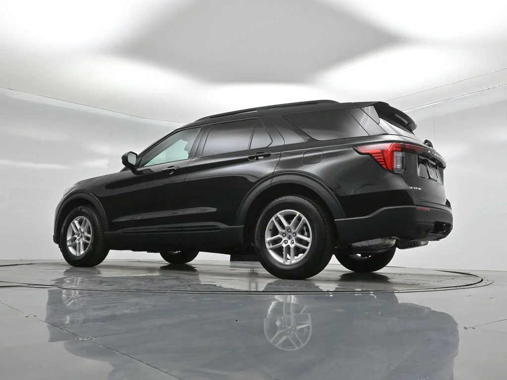 New 2026 Agate Black Metallic Ford Active image 50