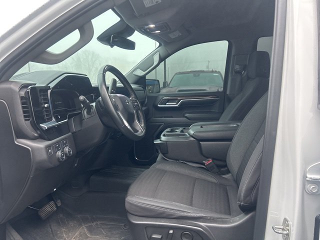 Used 2024 Summit White Chevrolet RST image 4