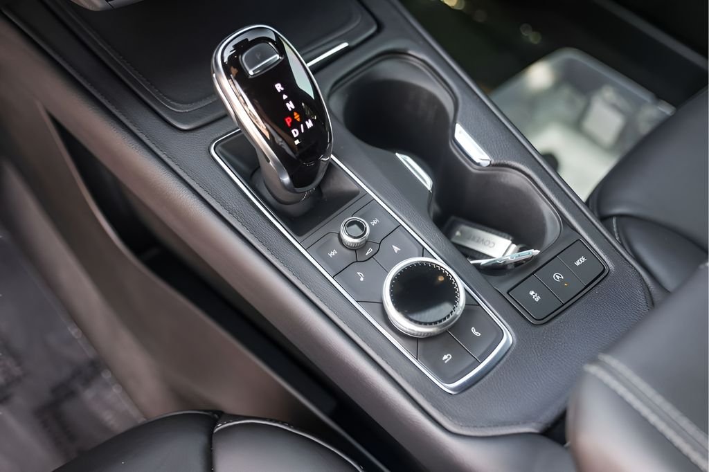 Used 2022  Cadillac Premium Luxury image 24