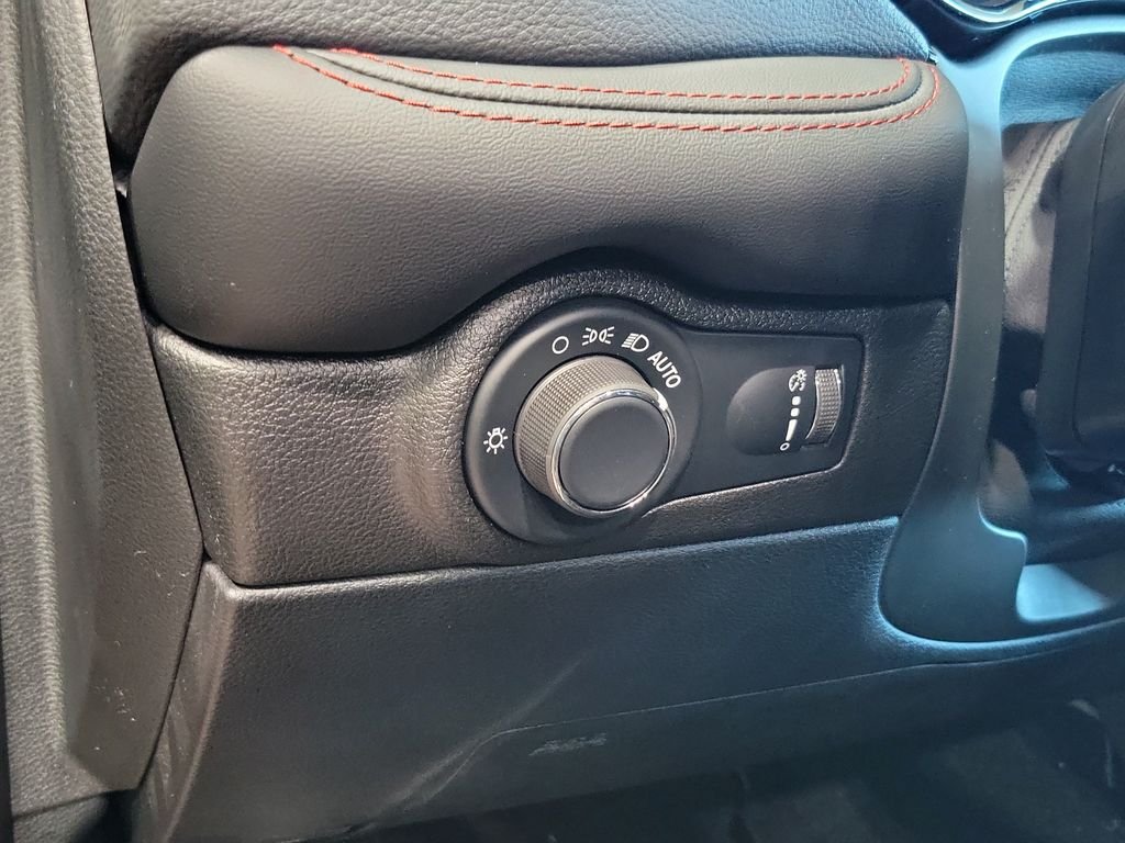 New 2026 Diamond Black Clear-Coat Exterior Paint Dodge R/T 392 BLACKTOP AWD image 20