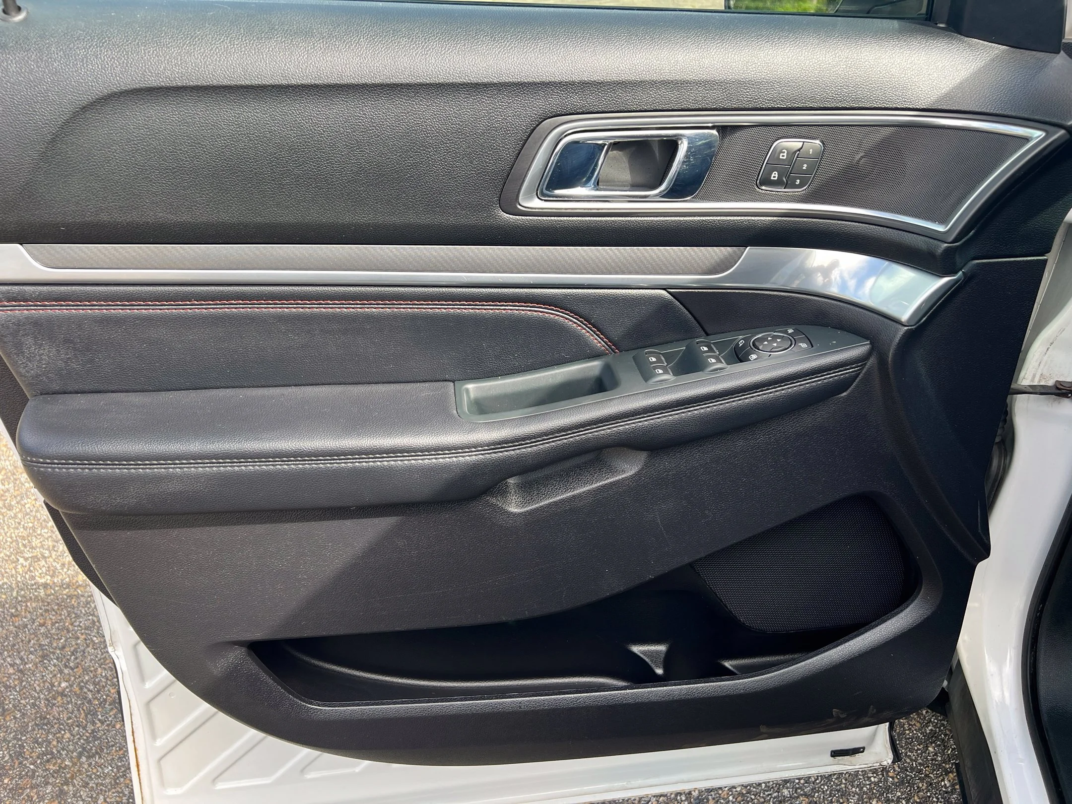 Used 2019 White Ford Sport image 15