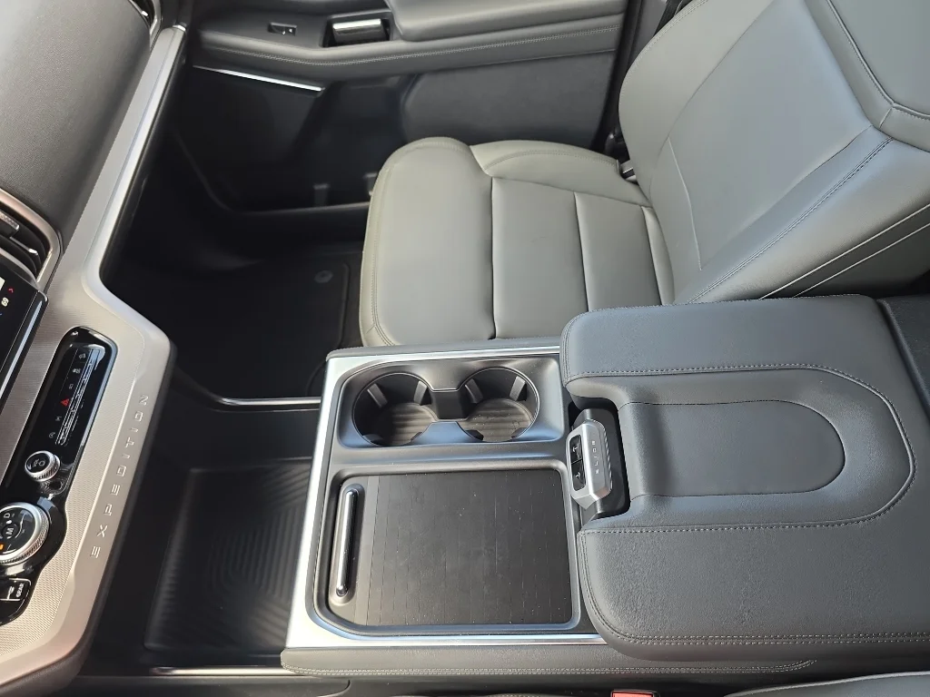 New 2026 Glacier Gray Metallic Tri-Coat Ford Active image 29