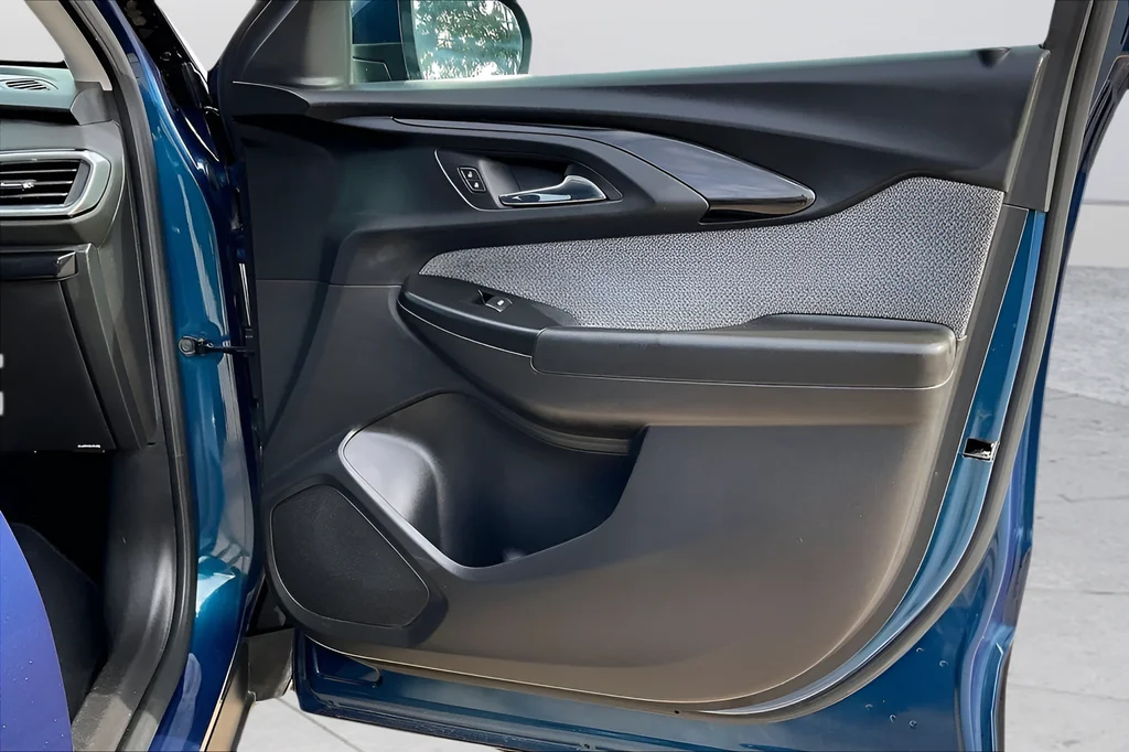 Used 2021 Blue Chevrolet LT image 20