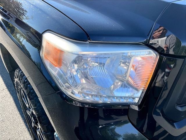 Used 2016 Black Toyota SR5 image 31