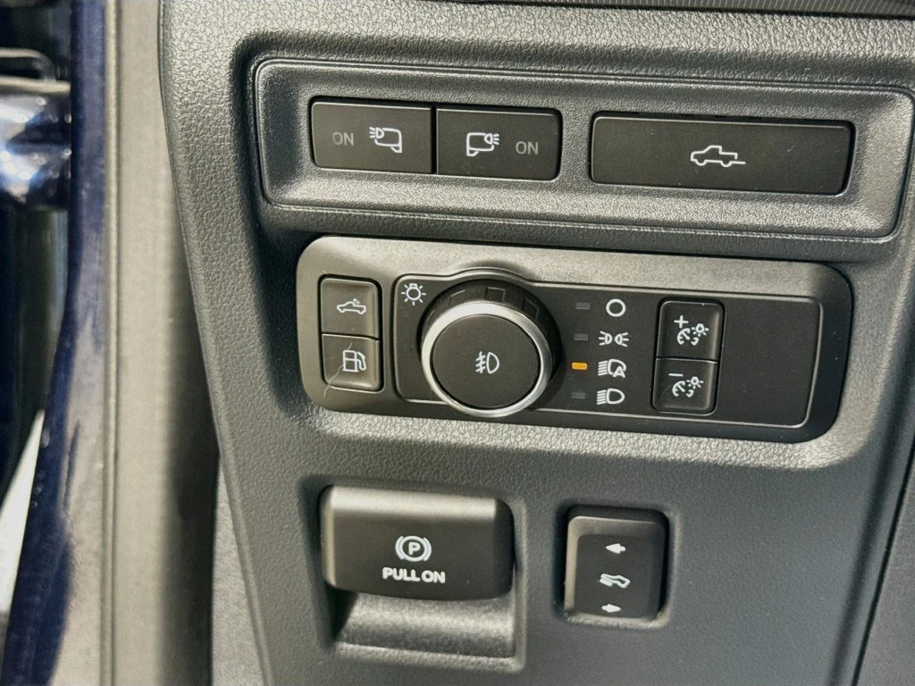 Used 2022 Blue Metallic Ford Platinum image 15