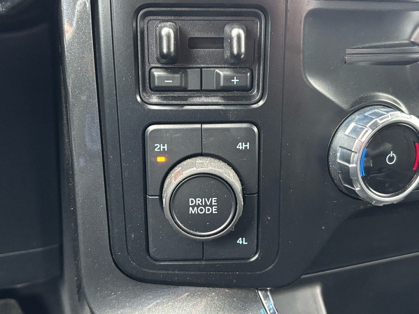 Used 2023 Black Ford XLT image 16