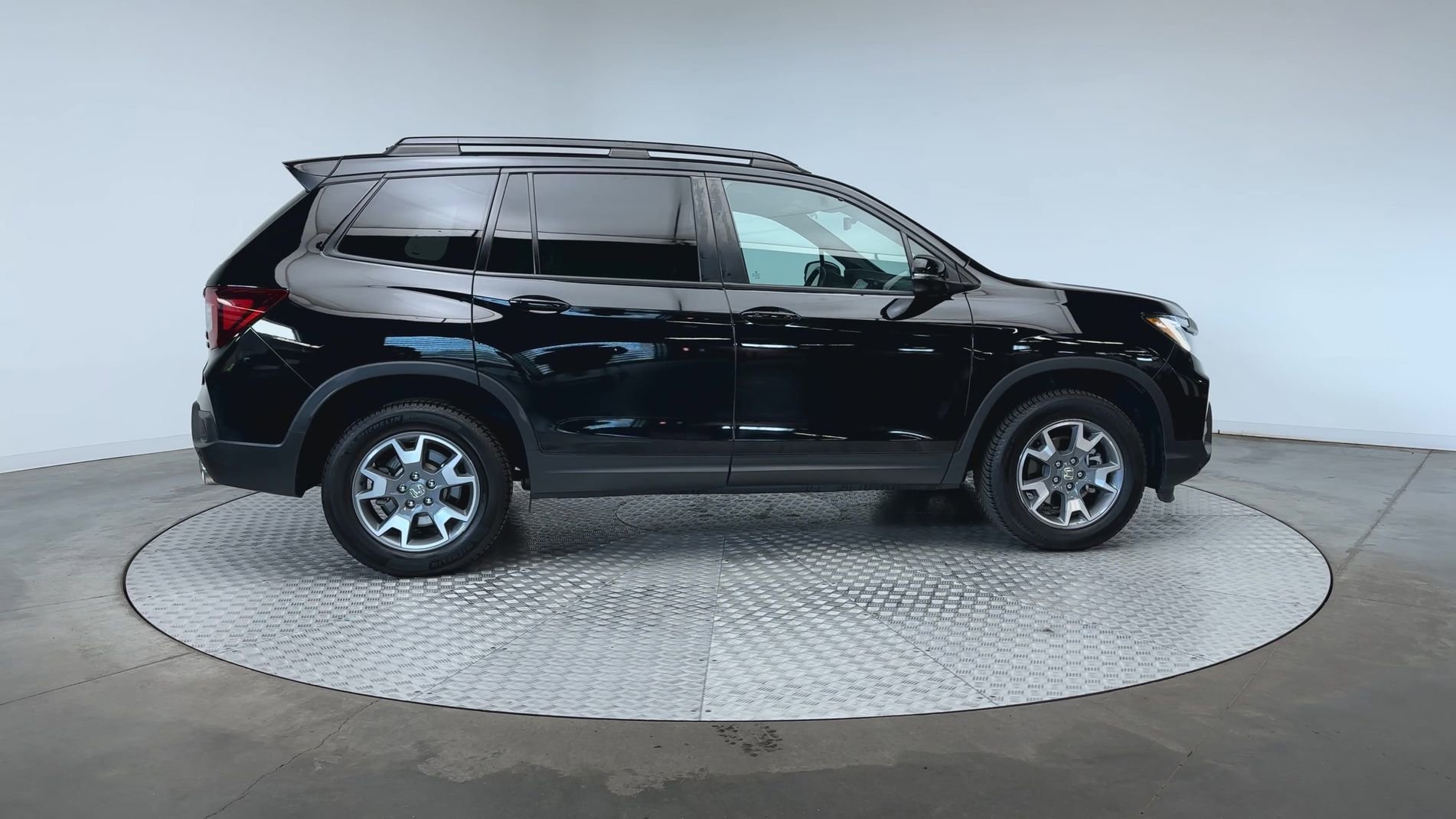 Used 2023 Crystal Black Pearl Honda TrailSport image 9