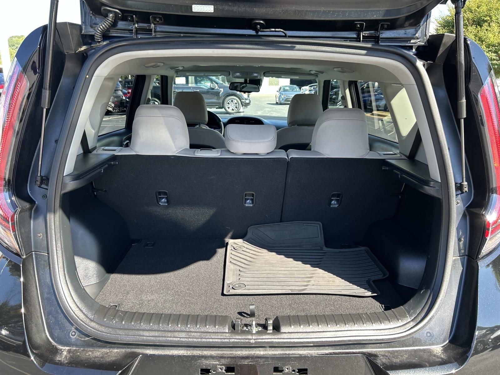 Used 2024 Fusion Black Kia EX image 8