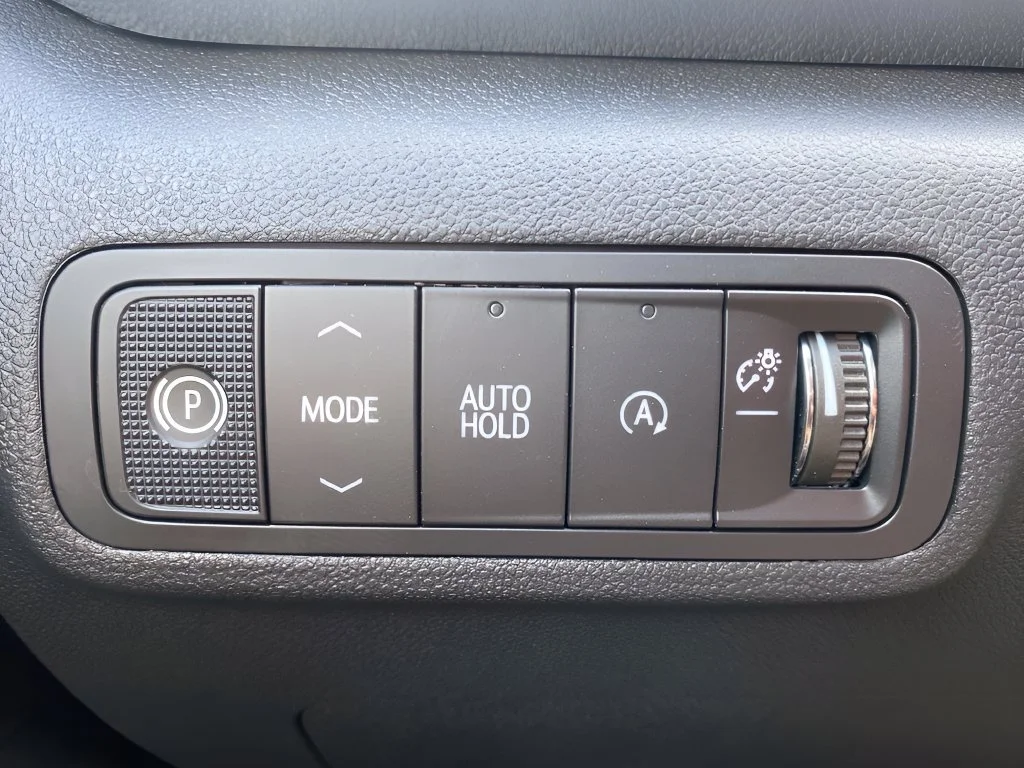 New 2027 Summit White GMC Elevation image 17