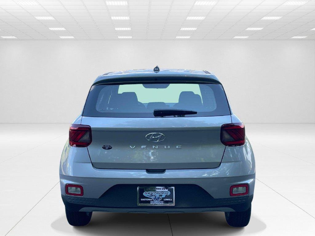 New 2026 Silver Hyundai SE image 5