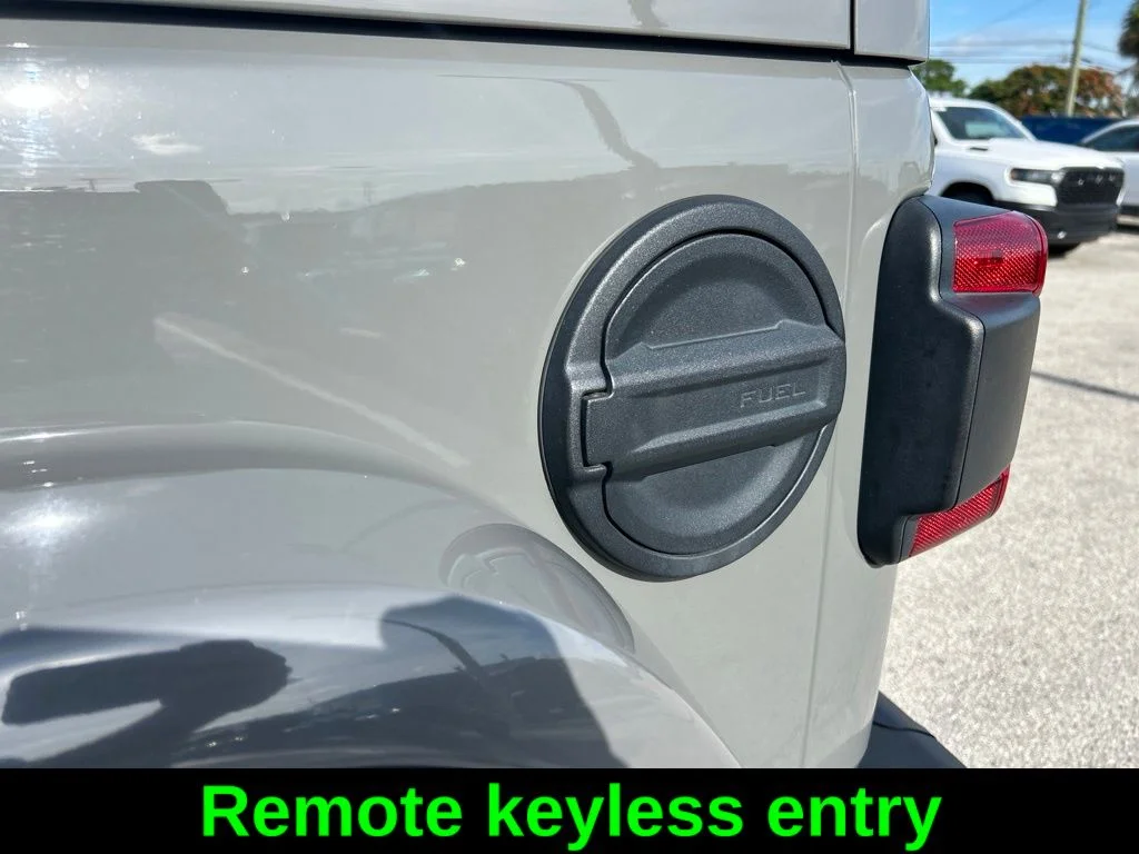 Used 2022 Gray Jeep Unlimited Rubicon 392 image 25