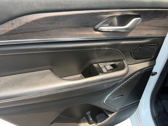 Used 2022 White Jeep Overland 4xe image 13