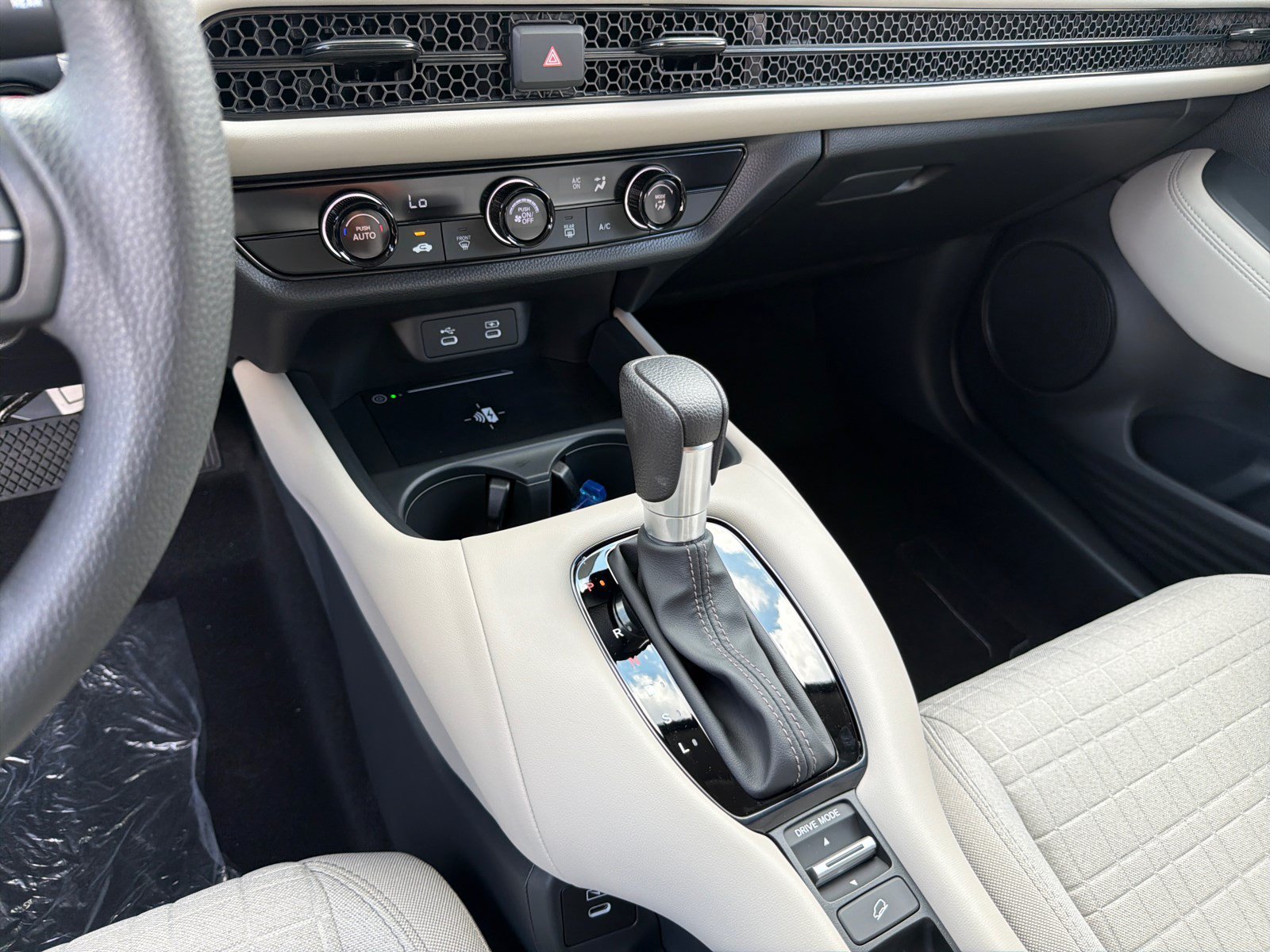 New 2027 Platinum White Pearl Honda LX image 21