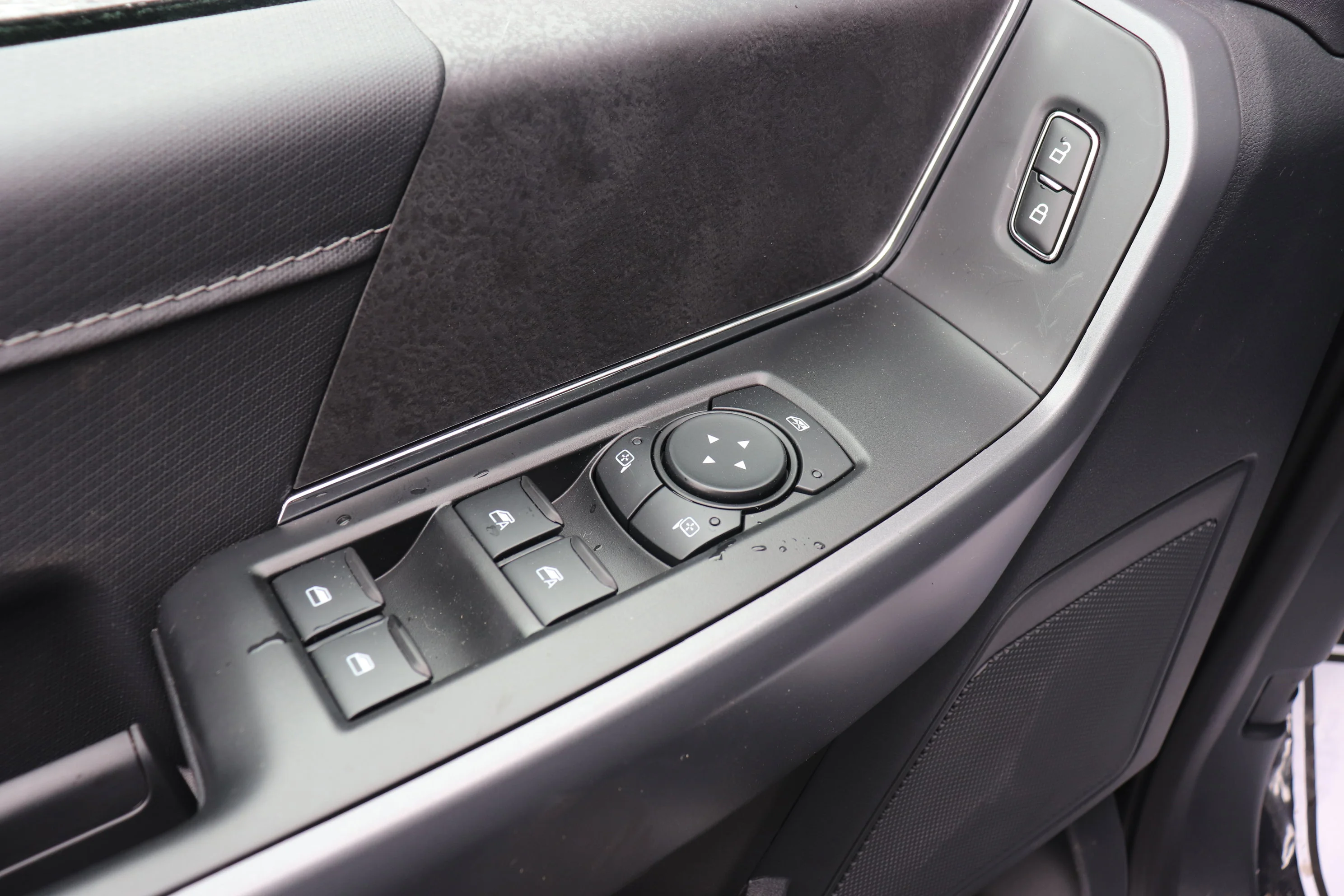 New 2026 CARBONIZED GREY METALLIC Ford XLT image 10