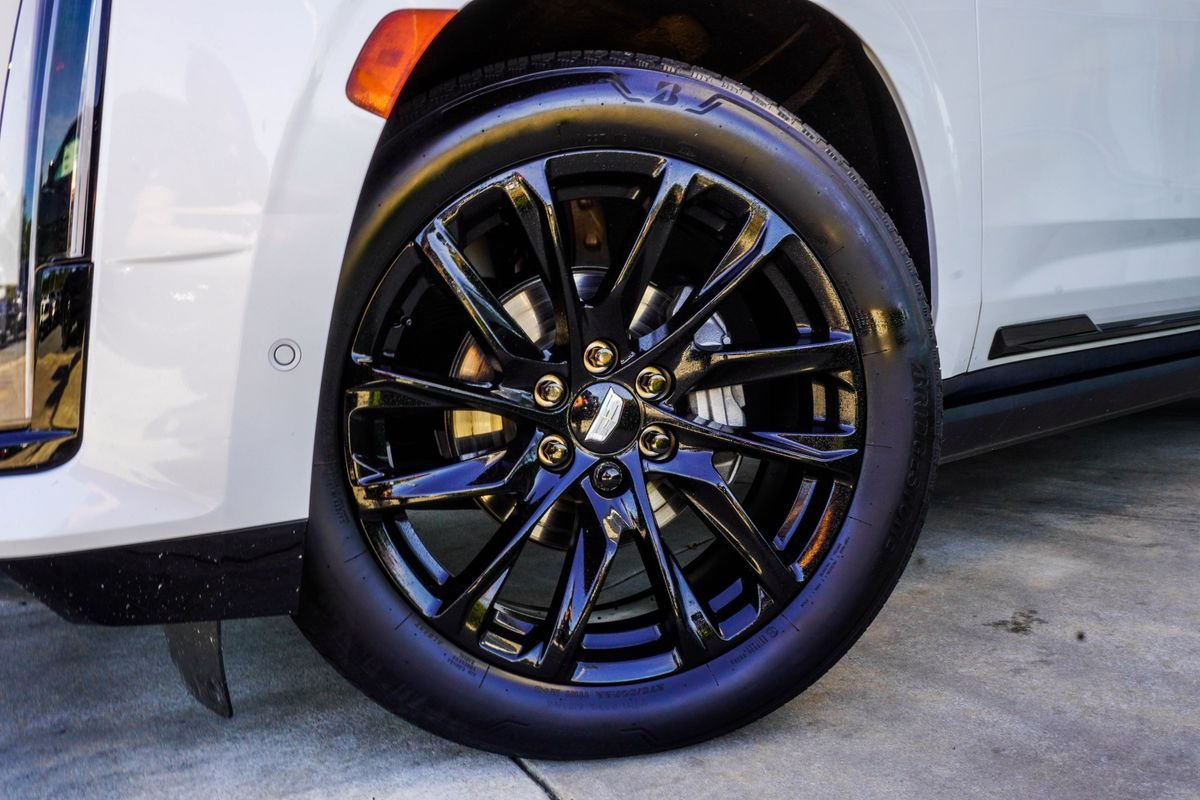 Used 2024 White Cadillac Sport Platinum image 3
