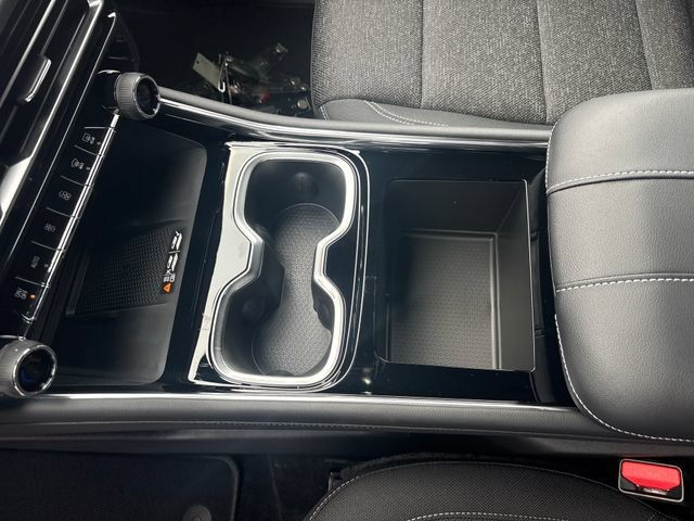 2027 Chevrolet Traverse LT - Photo 26