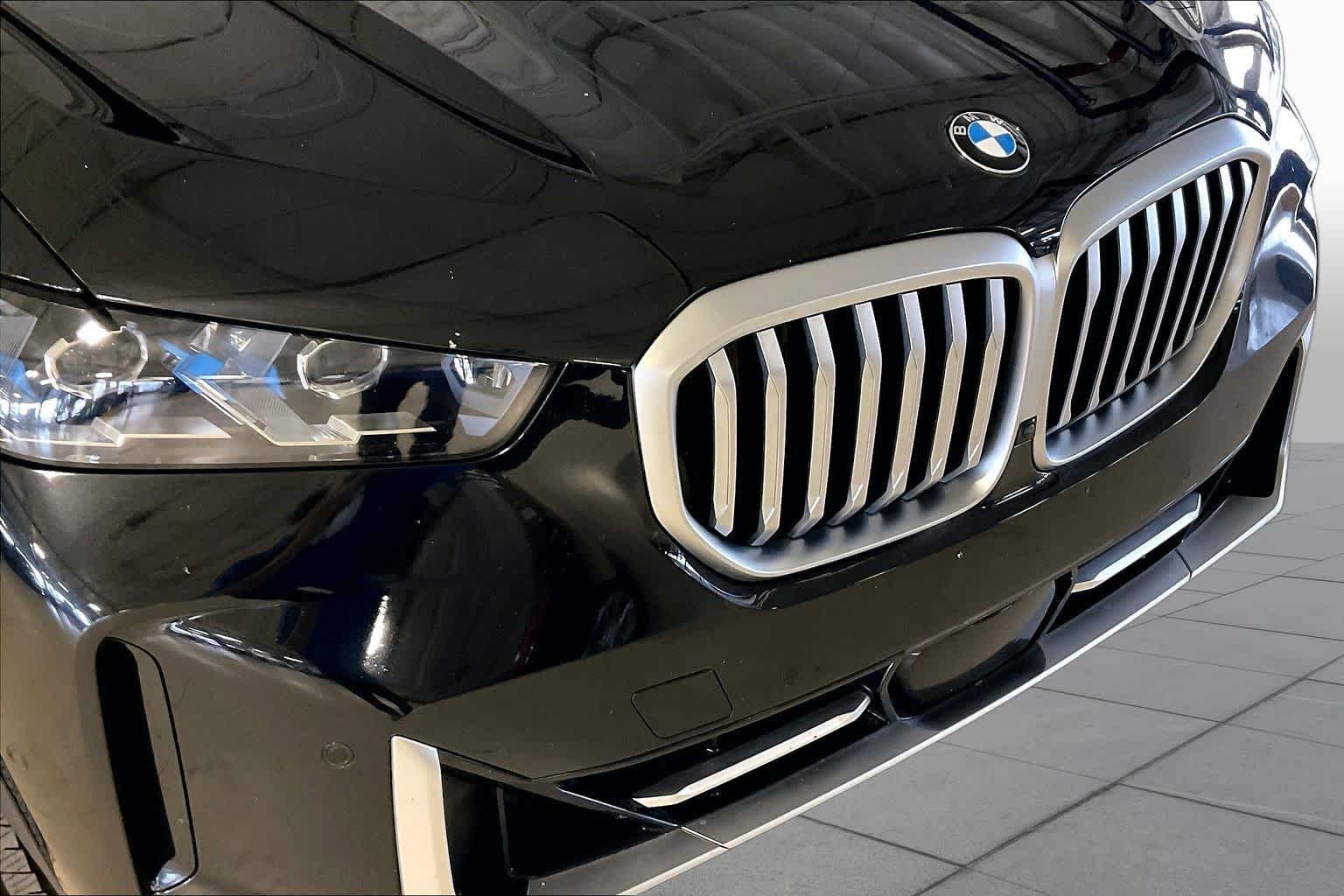 Used 2026 Mineral White Metallic BMW sDrive40i image 30