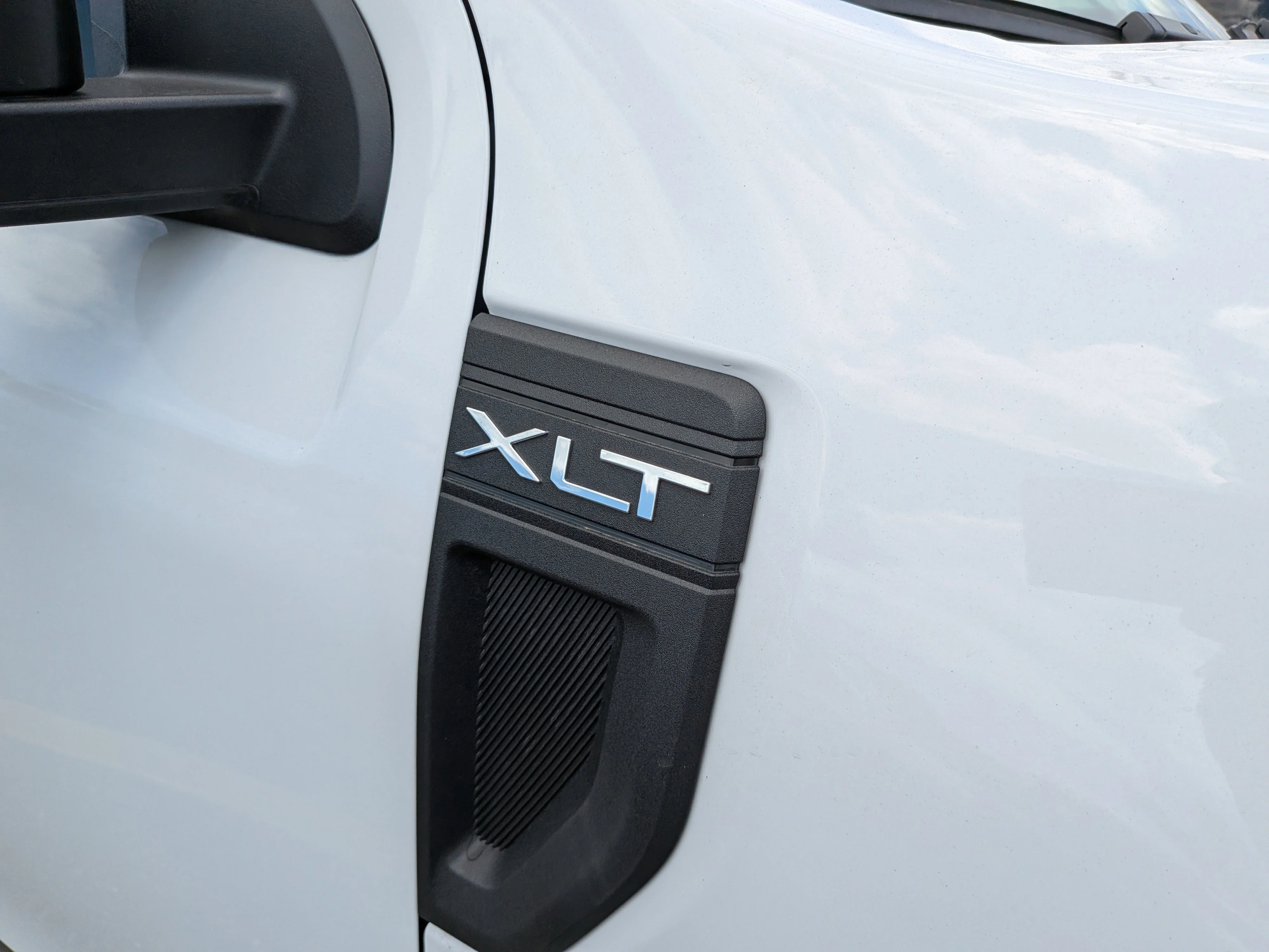New 2026 Oxford White Ford XLT image 10
