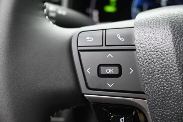 Used 2026  Toyota SE image 18