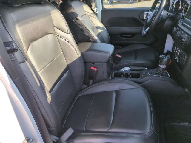 Used 2021 White Jeep Unlimited Sahara Altitude image 34