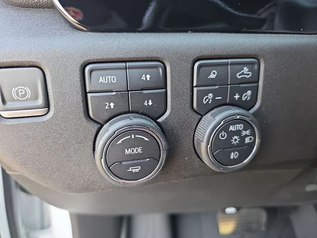 Used 2024 White Chevrolet High Country image 26