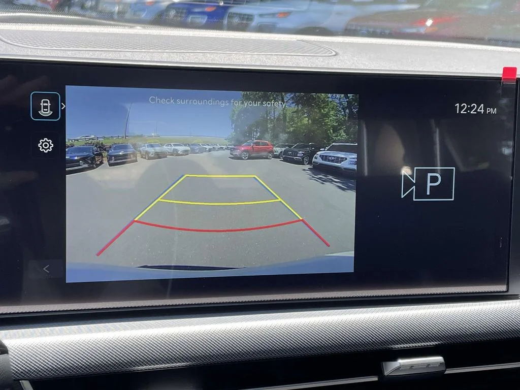 New 2026 White Hyundai SE image 25