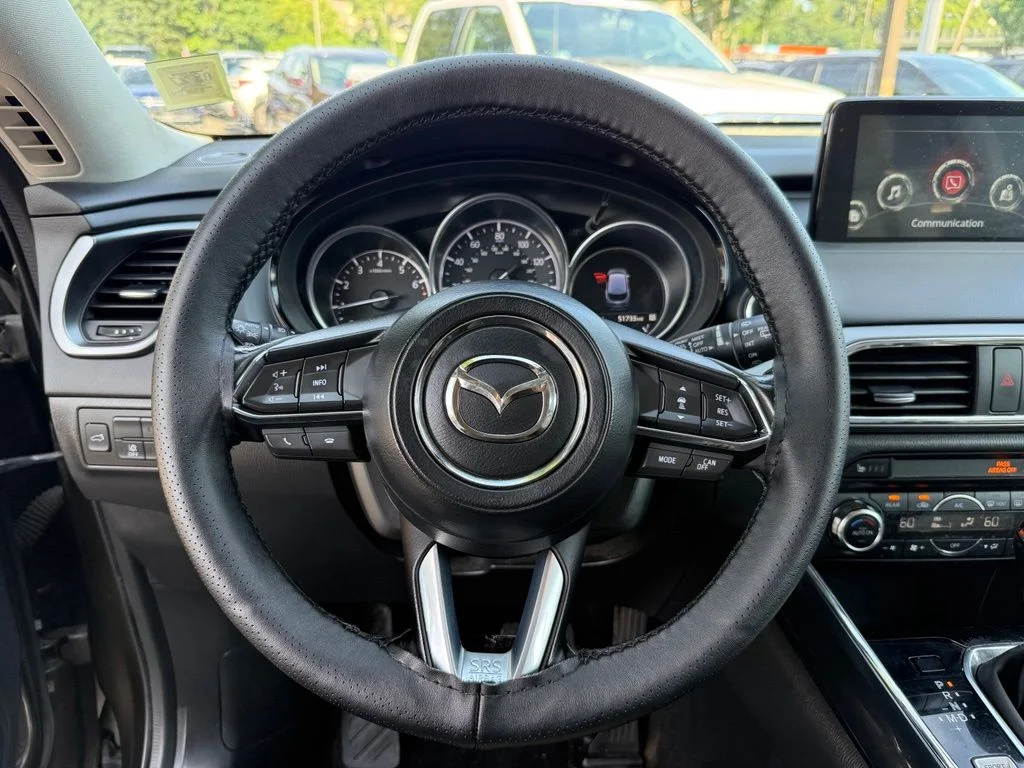 Used 2018 Silver Mazda Touring image 9