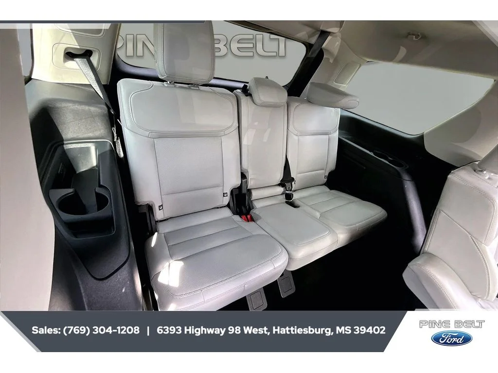 Used 2025 Agate Black Metallic Ford Platinum image 21