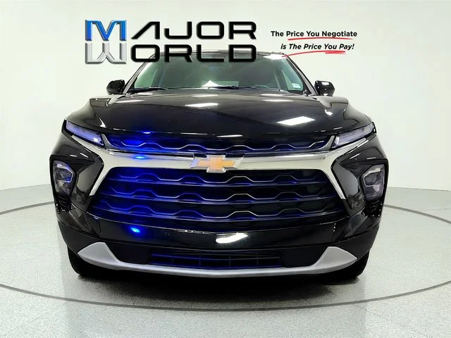 Used 2025 Black Chevrolet LT image 3