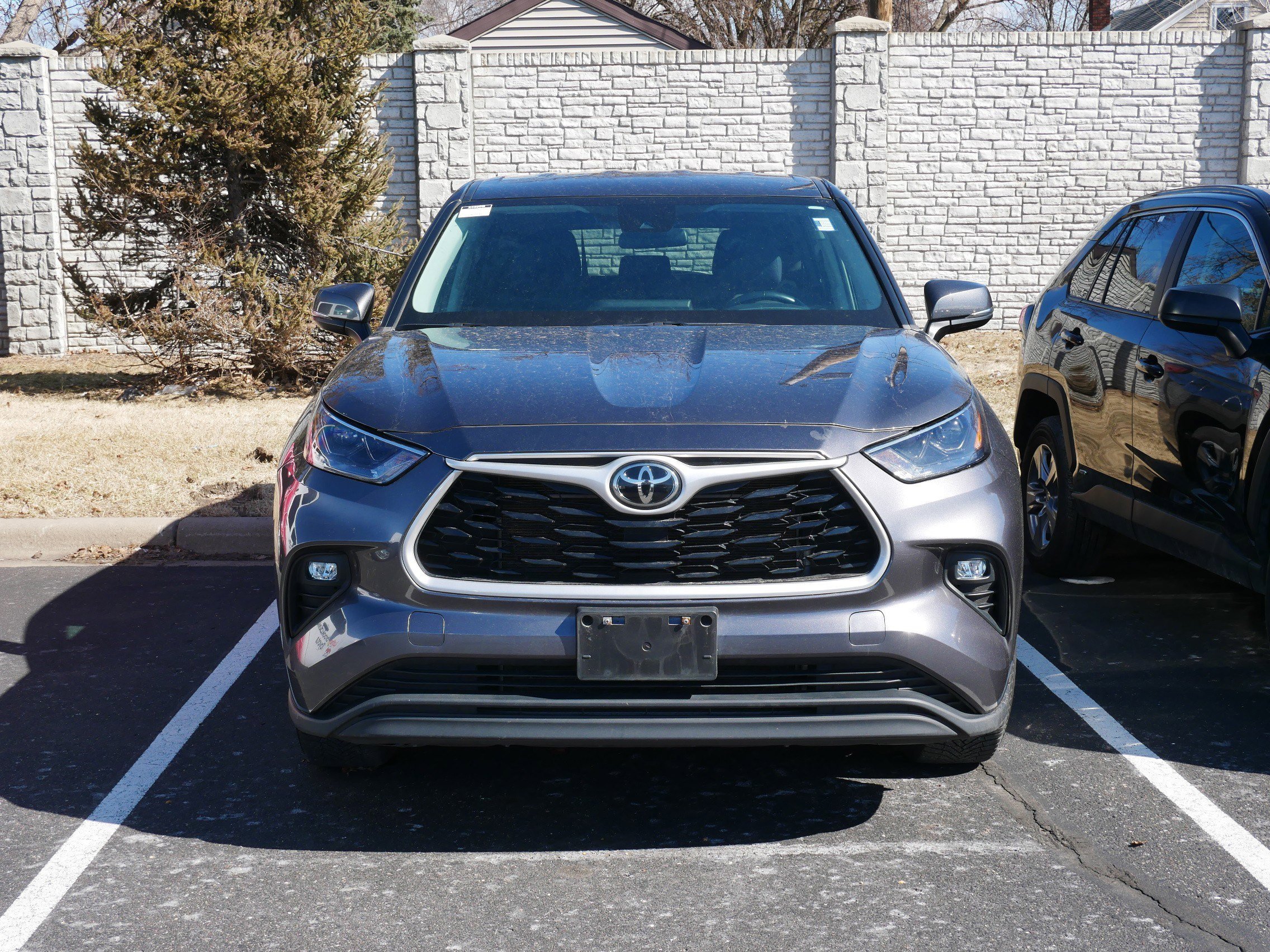 Used 2023 Toyota Highlander LE with VIN 5TDKDRBH1PS017319 for sale in Brooklyn Center, Minnesota