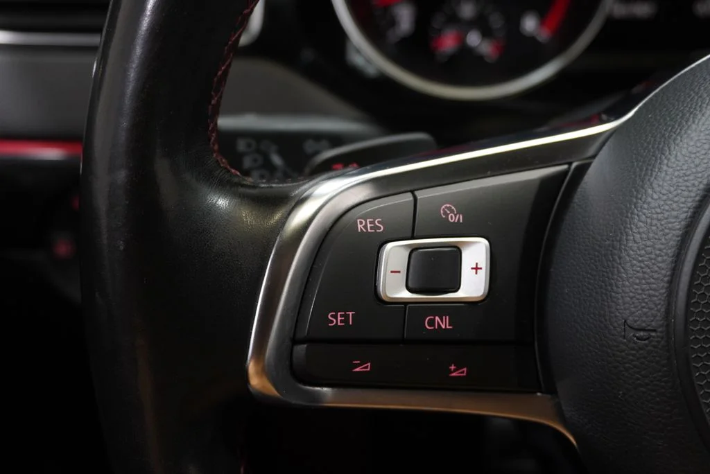 Used 2018 Gray Volkswagen GLI image 18