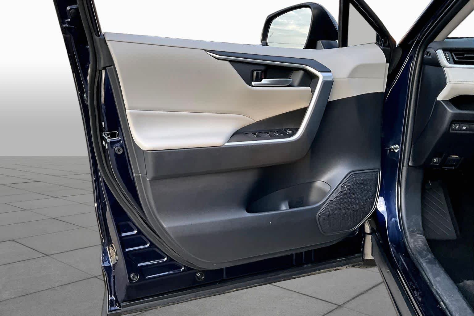 Used 2023 Blueprint Toyota Hybrid XLE image 22