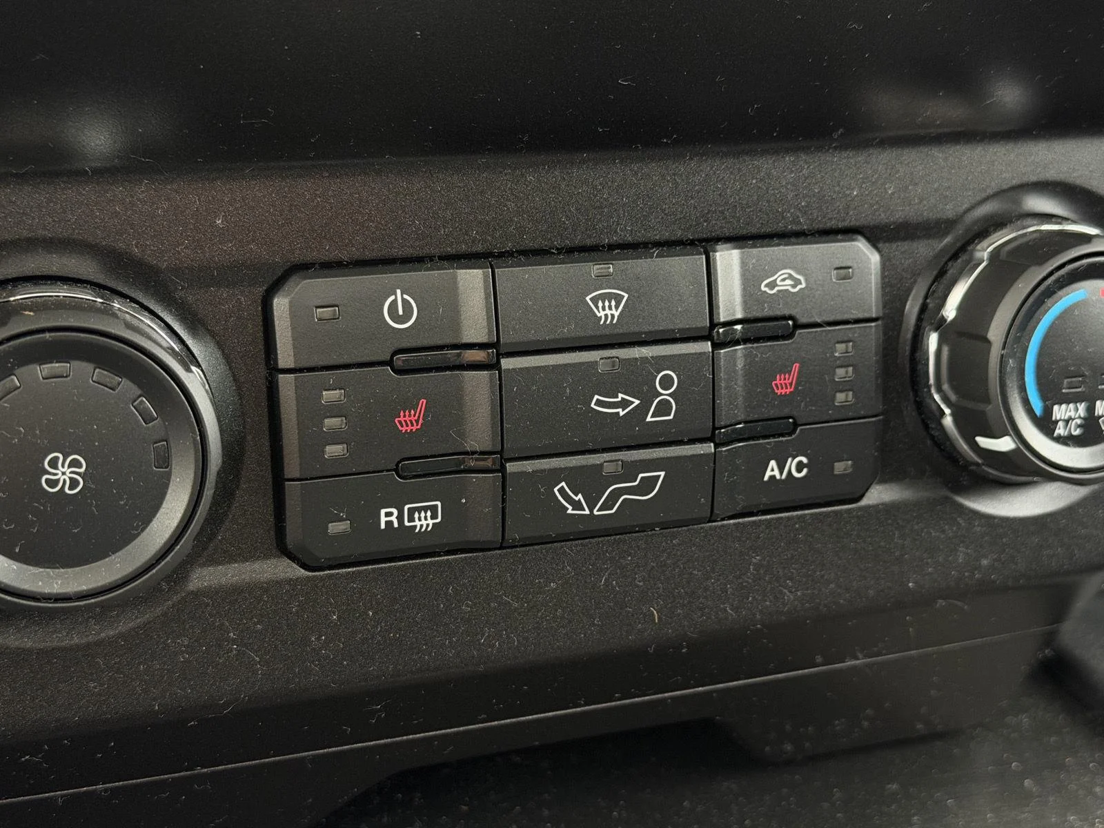 Used 2019 Velocity Blue Ford XLT image 9