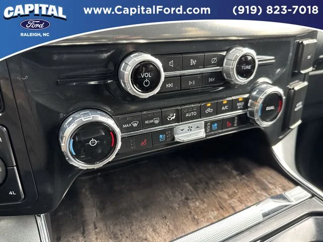 Used 2022 White Ford Lariat image 29