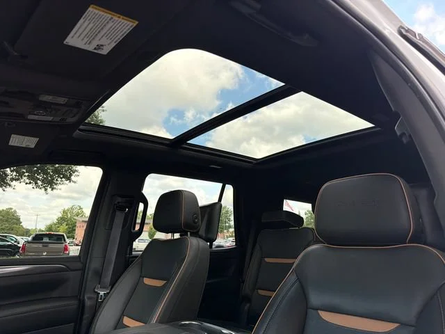Used 2022 Summit White GMC AT4 image 34