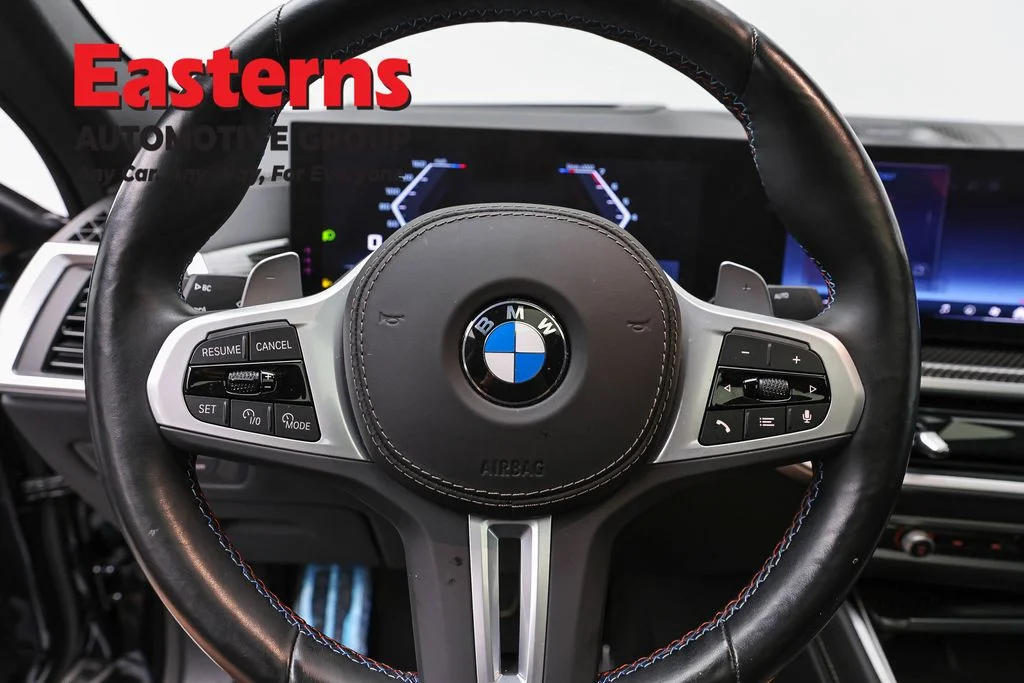 Used 2025 Black BMW M60i image 10