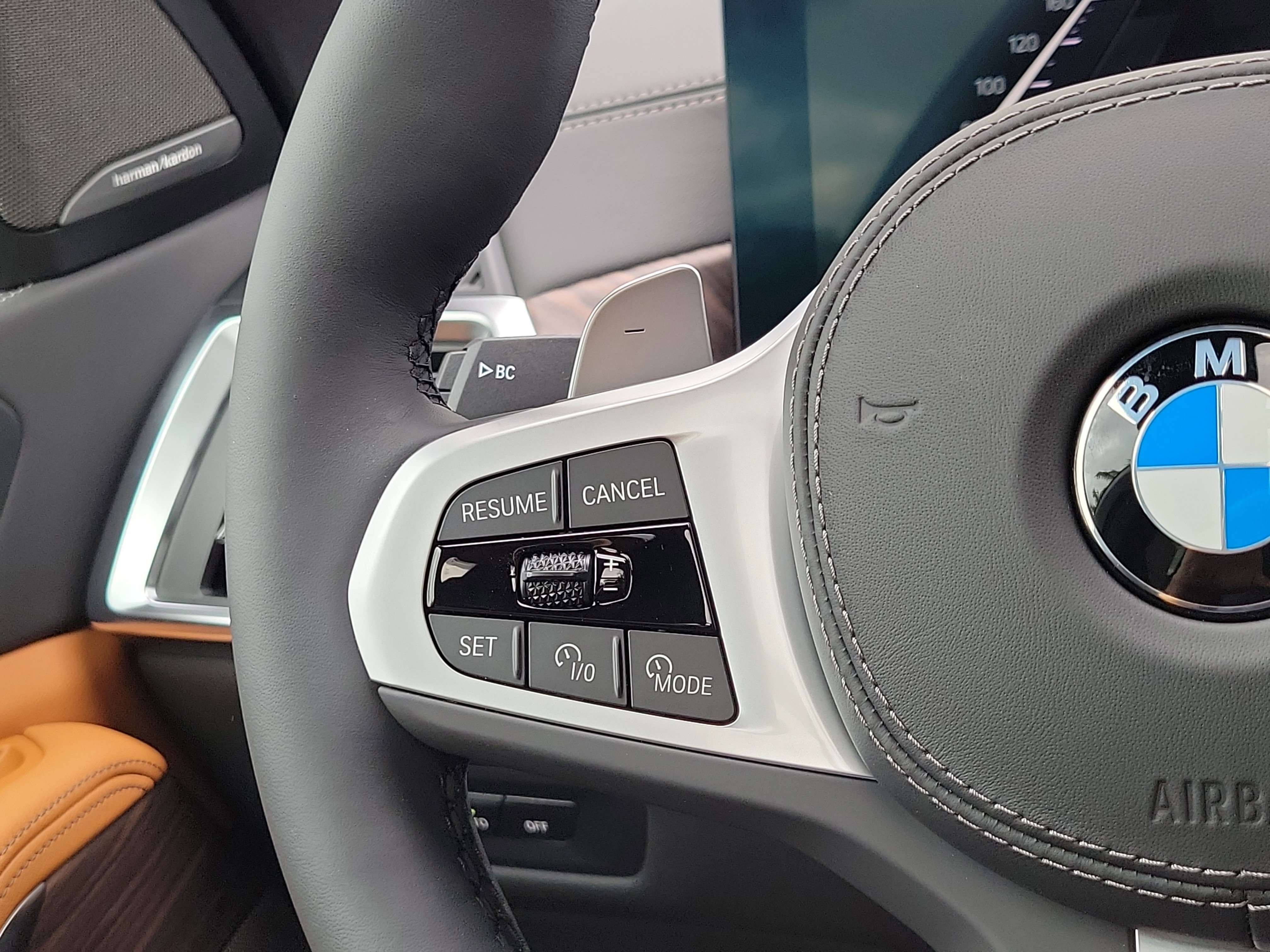 New 2026 Alpine White BMW sDrive40i image 21