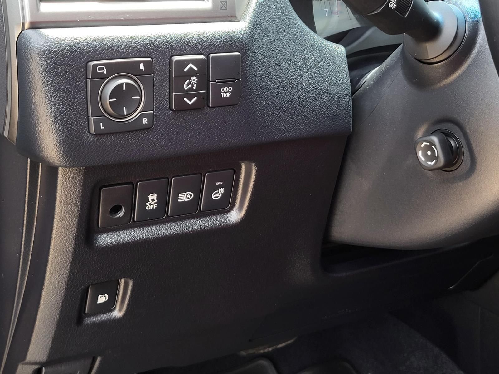 Used 2023 Atomic Silver Lexus 460 image 20