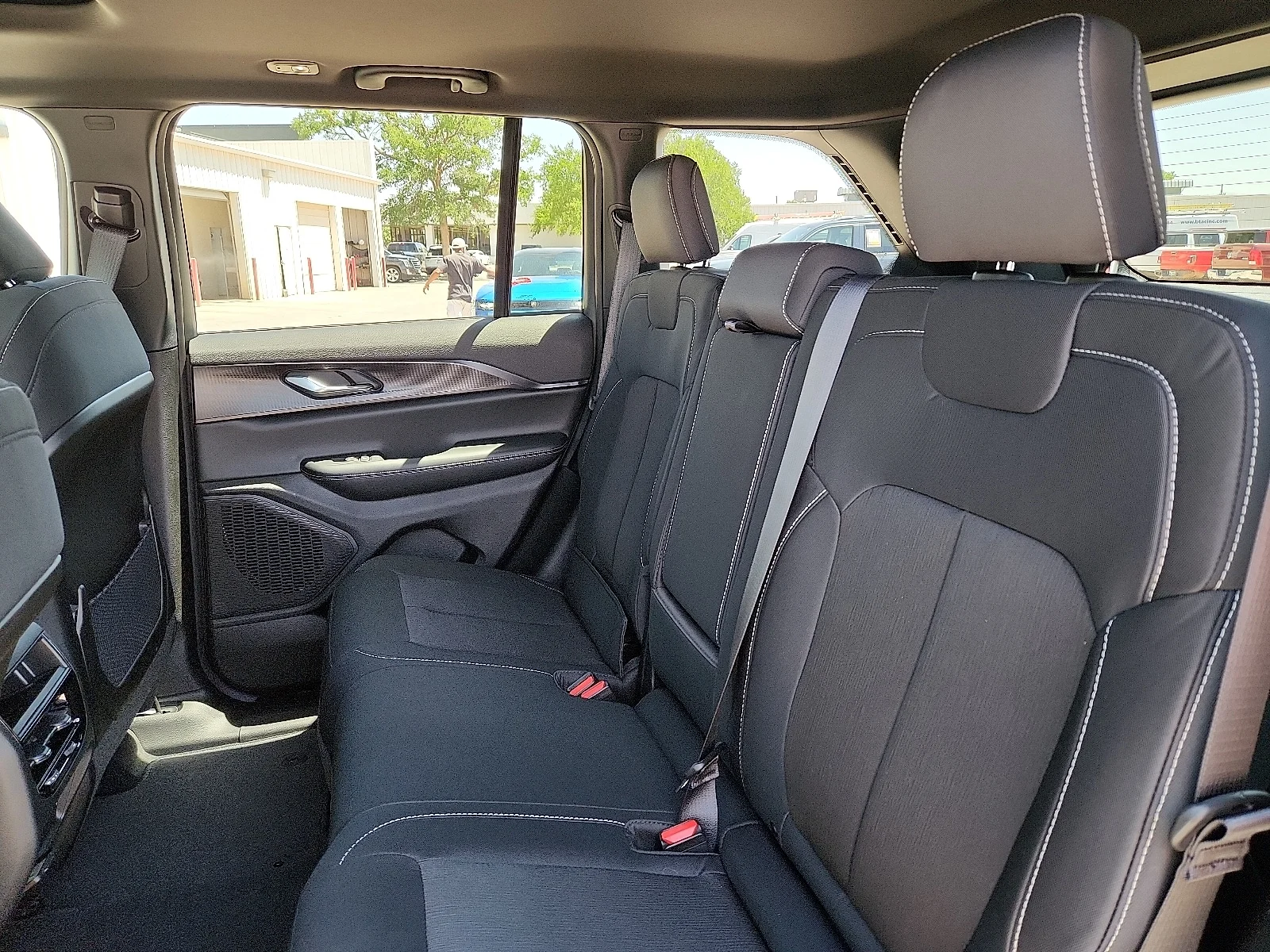 New 2026 Bright White Clear-Coat  Paint Jeep LAREDO X 4X4 image 10